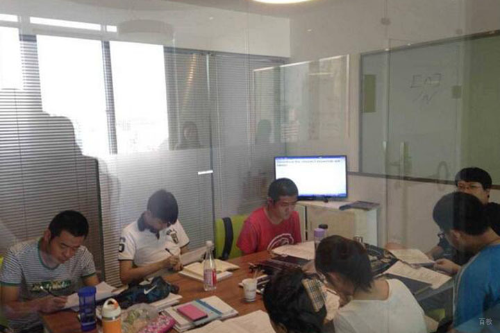 老师上课中