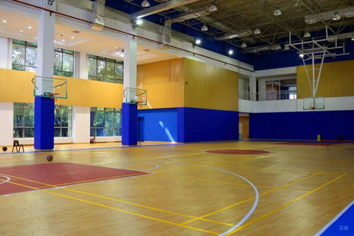 学校运动区环境
