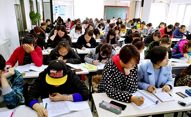 学员在上课