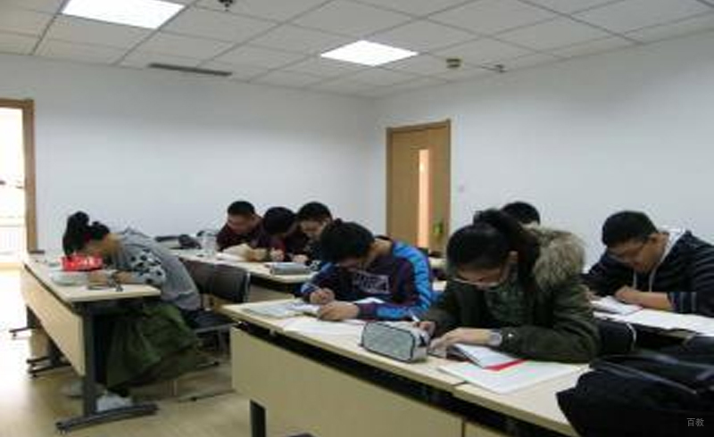 学员在上课