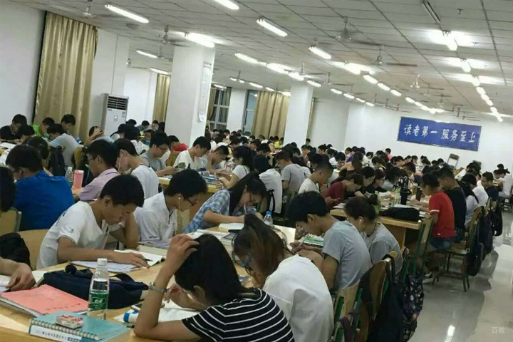 暑期集训营学员学习现场