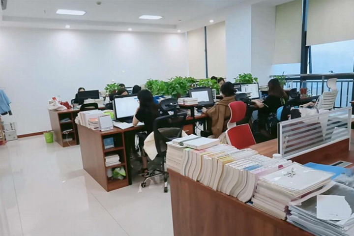 老师办公区环境
