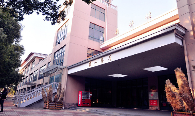 学校餐厅