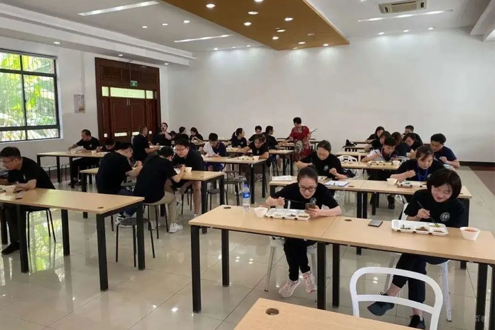 学生食堂