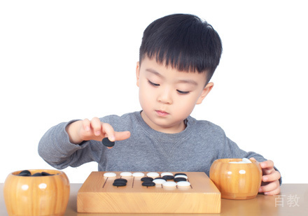学员围棋课学习场景