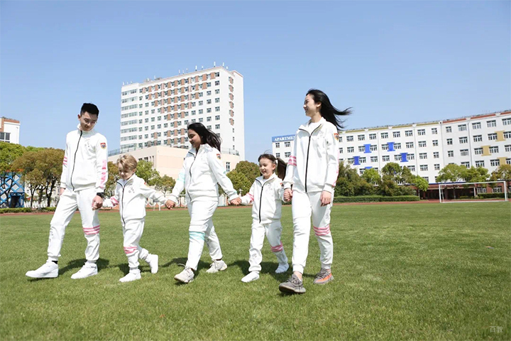国际部校服款式