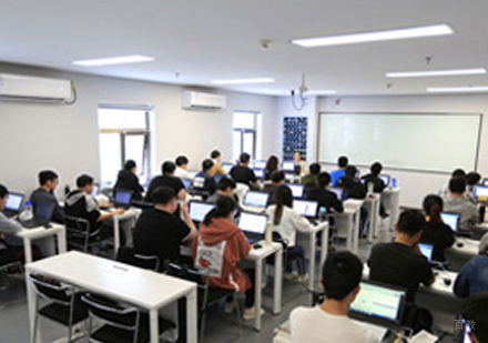 校区学员课堂上课场景展示