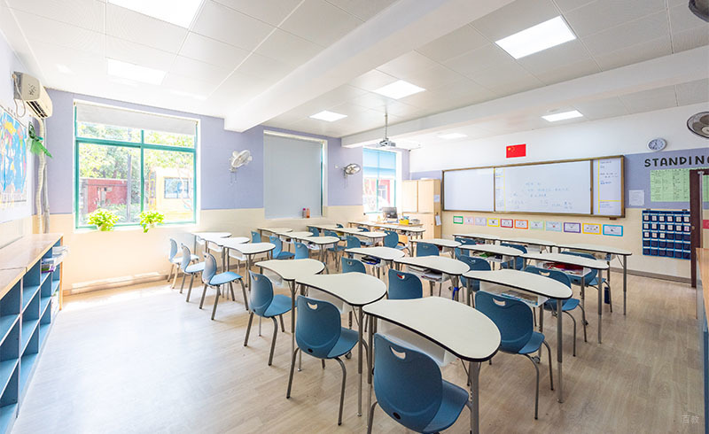 上海市燎原双语学校教室