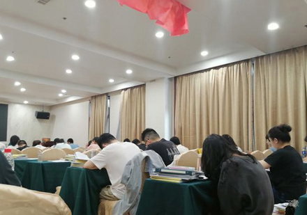 校区学员课堂学习场景展示