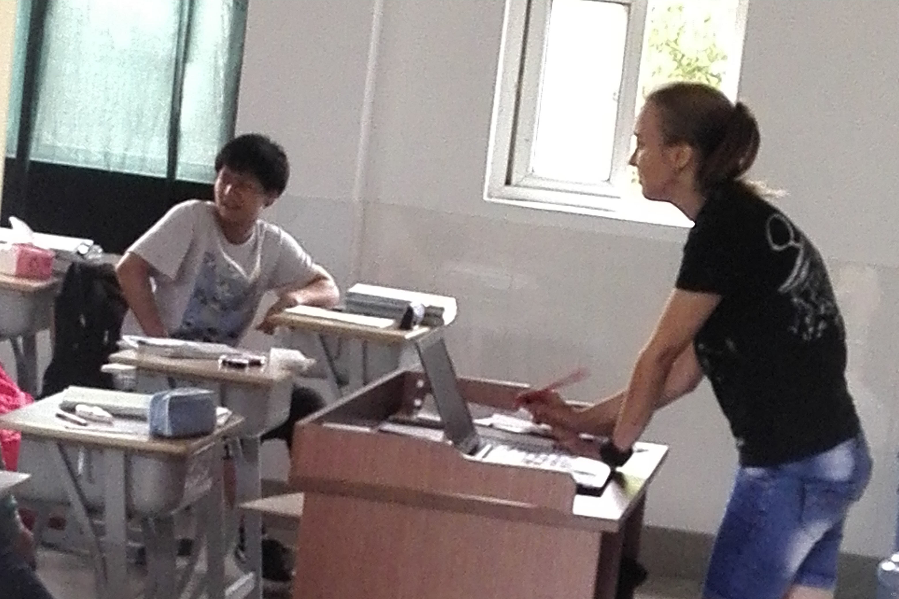 上海华贸高中学院老师教学课程