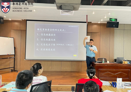 校区老师授课场景展示
