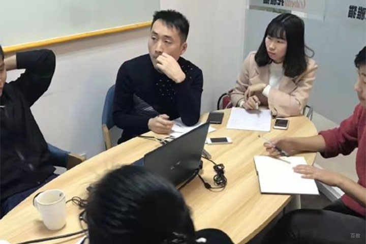 上海易托教育学员上课场景