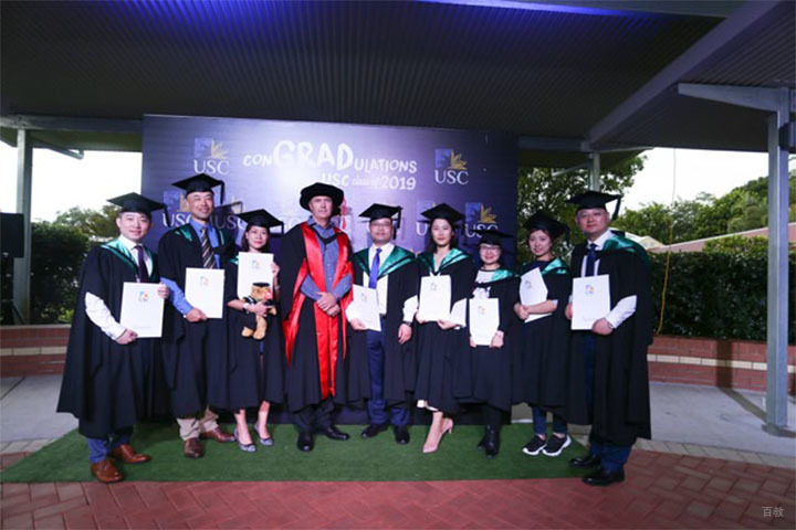 澳洲阳光海岸大学师生毕业照