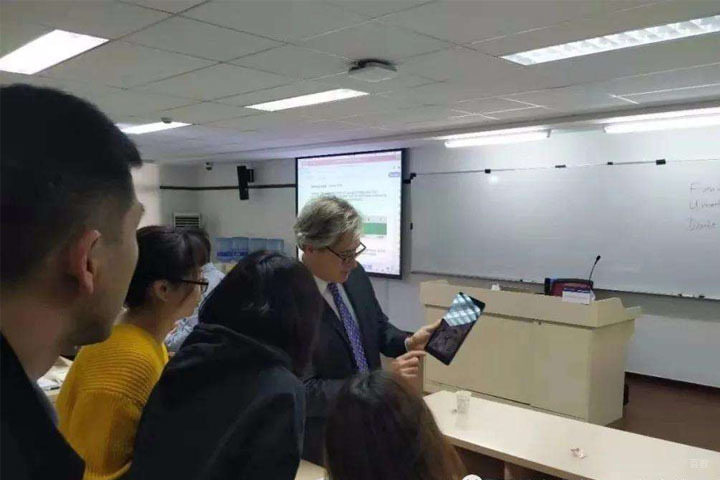 美国雪兰多大学教室环境