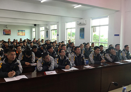 校区学员课堂上课场景展示