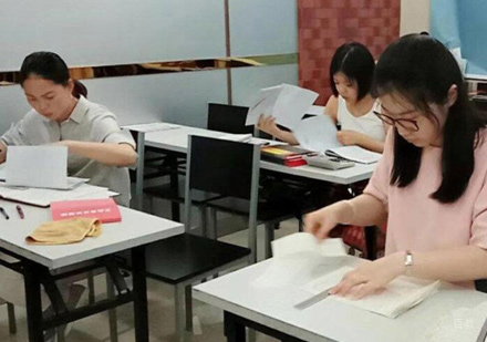校区学员课堂学习场景展示