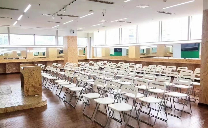 聚仕化妆培训学校上课环境