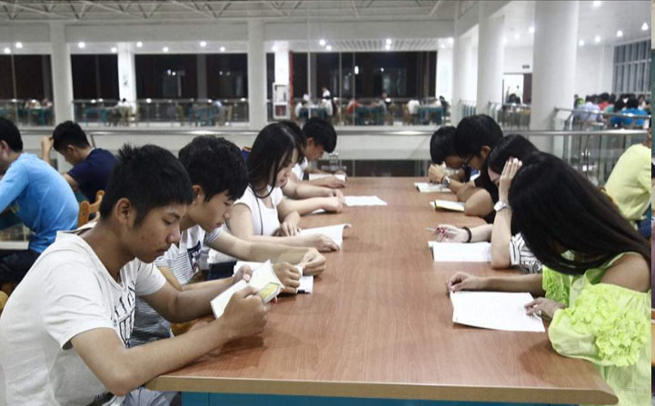 中公考研自习氛围