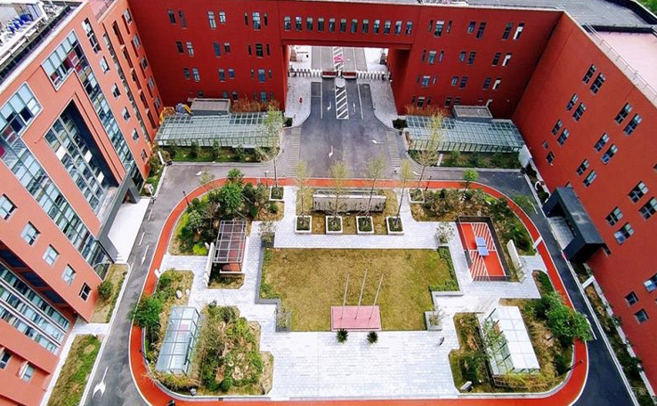 学校中心