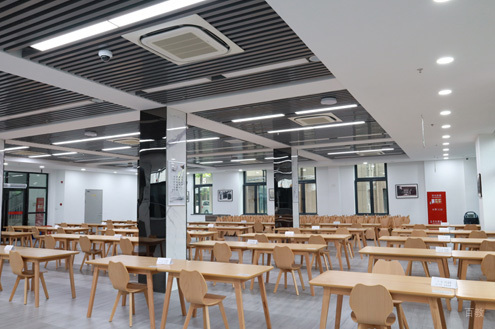 学校食堂