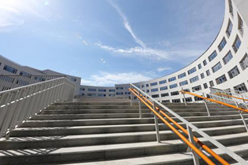 学校外景