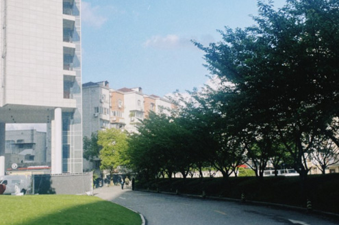 学校外景