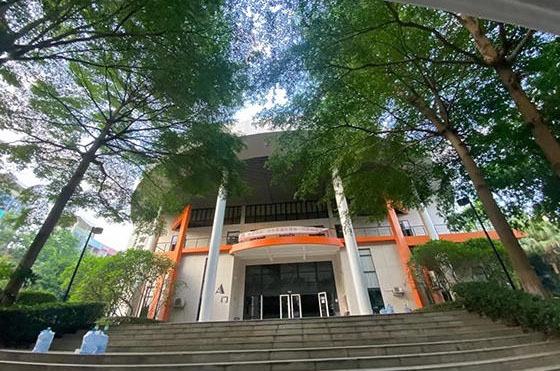 学校门口环境