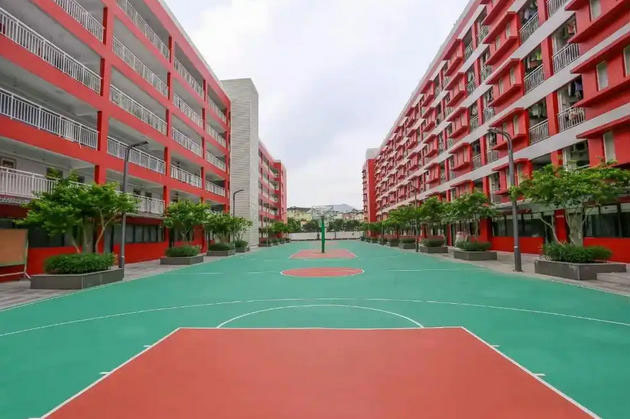 学校操场环境