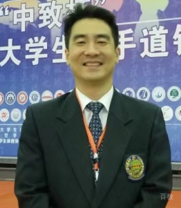 张磊