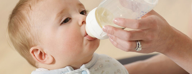 母乳喂养的宝宝什么时候喂水