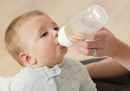天津育婴师-母乳喂养的宝宝什么时候喂水