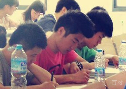 厦门学研教育学员上课场景