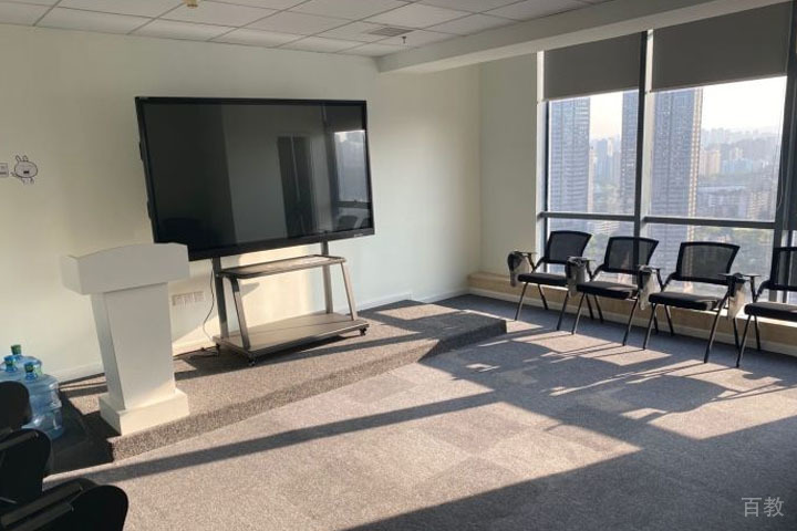 重庆臻慧讲演讲口才学校宽敞明亮的培训环境