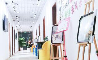 上海羽翼国际艺术学校展示区