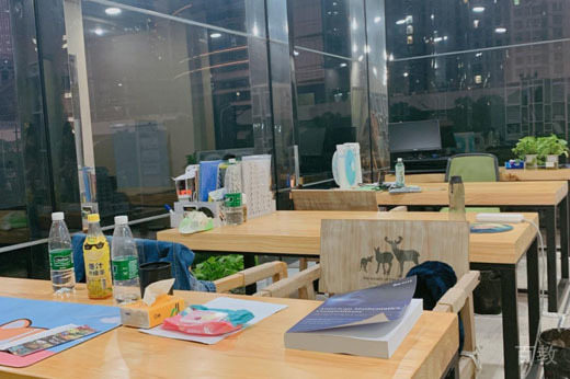 重庆翰林学院教室环境
