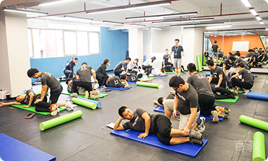 成都黑格力斯健身学院健身教练训练现场
