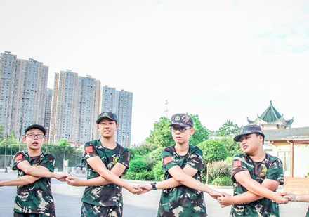 南昌铁血猎人军事夏令营学员风采