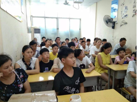 学生上课情形