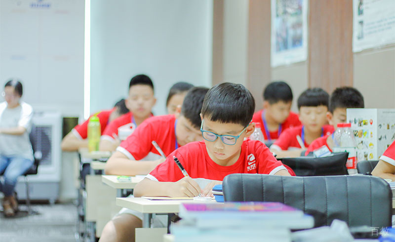武汉东方巨龙教育课堂环境