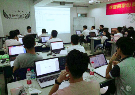南昌宝德网络学员上课场景
