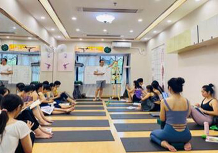 广州瑜伽私教理疗精品课程培训班