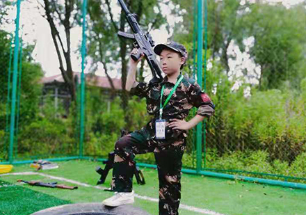 孩子参加军事夏令营对成长的好处
