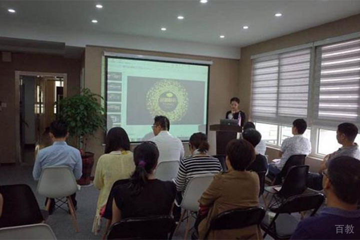 武汉华通留学课堂教学环境