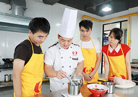 南昌煌旗小吃老师授课场景展示