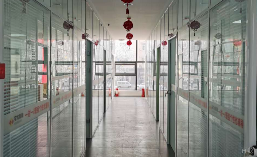 长沙学大教育校区走廊环境
