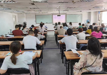 西安东方网校校区学员上课场景展示