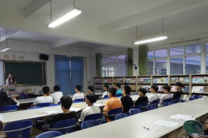 学生上课