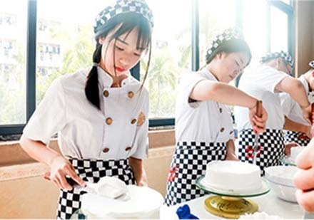 学小吃技术去哪里学？