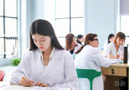 福州聚仕国际化妆学校校区学员上课场景展示