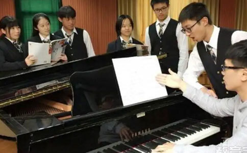 老师指导学生